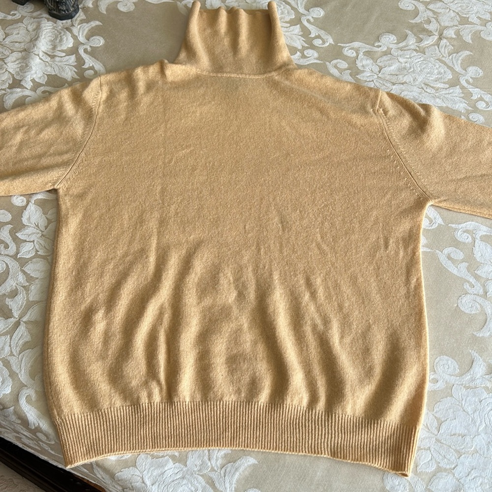 women's vintage tan yellow cashmere turtleneck sweater
